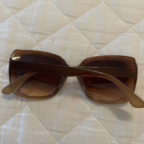 NWT Vince Camuto Brown Ombré Cat Eye Sunglasses